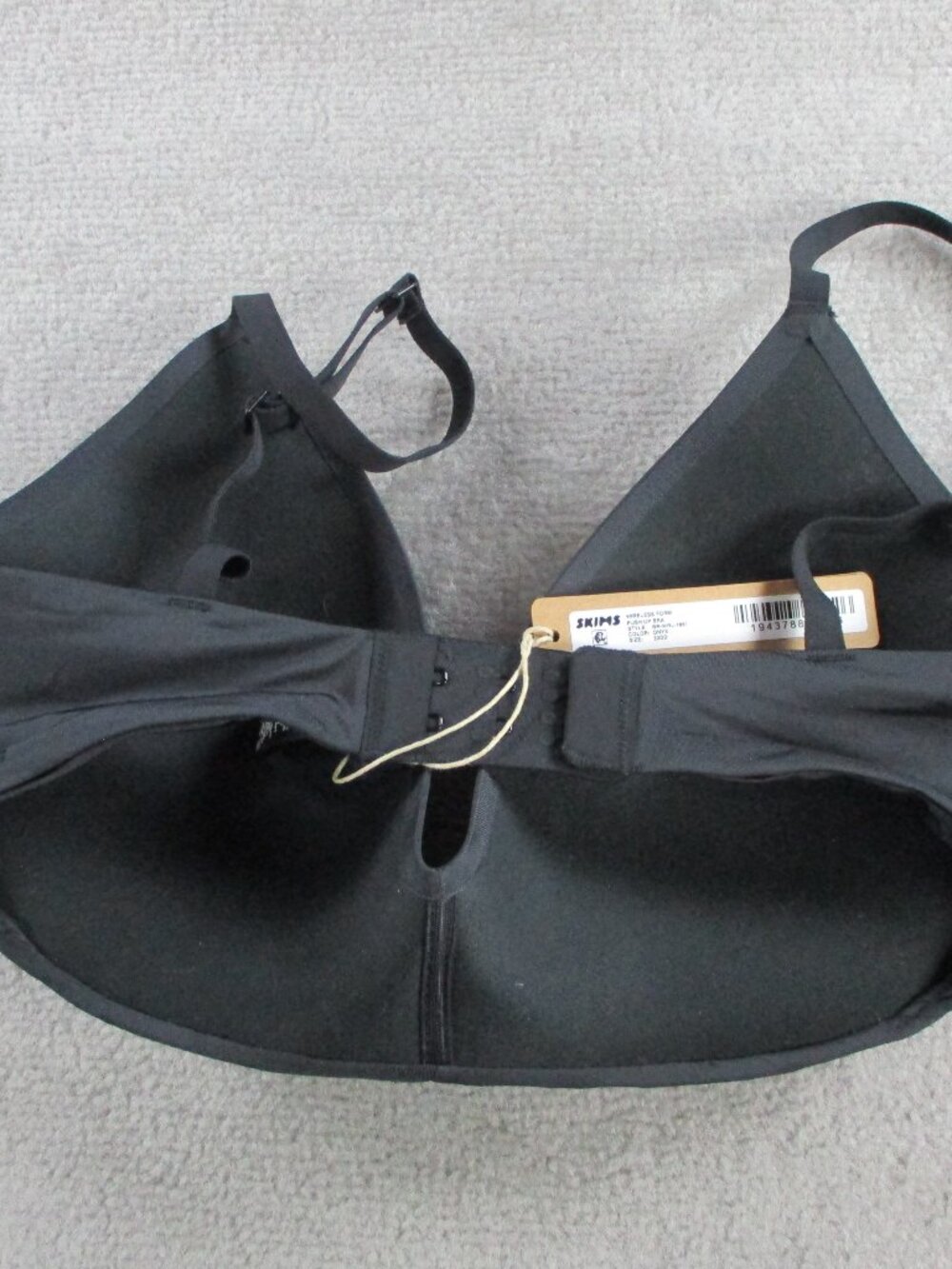 SKIMS Wireless Form Push Up Bra Womens 32DD Onyx Black Plunge Hook & Eye NEW - Picture 4 of 7